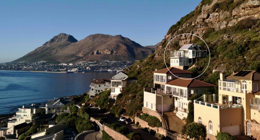 3 Bedroom Property for Sale in Cairnside Western Cape